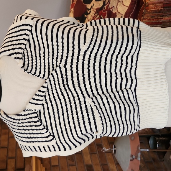 Cider brand NWT cropped sweater size XL 2 front pockets wide collar white black - Picture 1 of 8